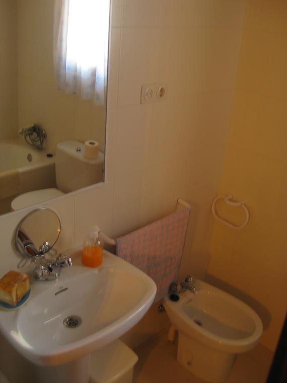 Casa Enriu Guest House Vilaller Cameră foto